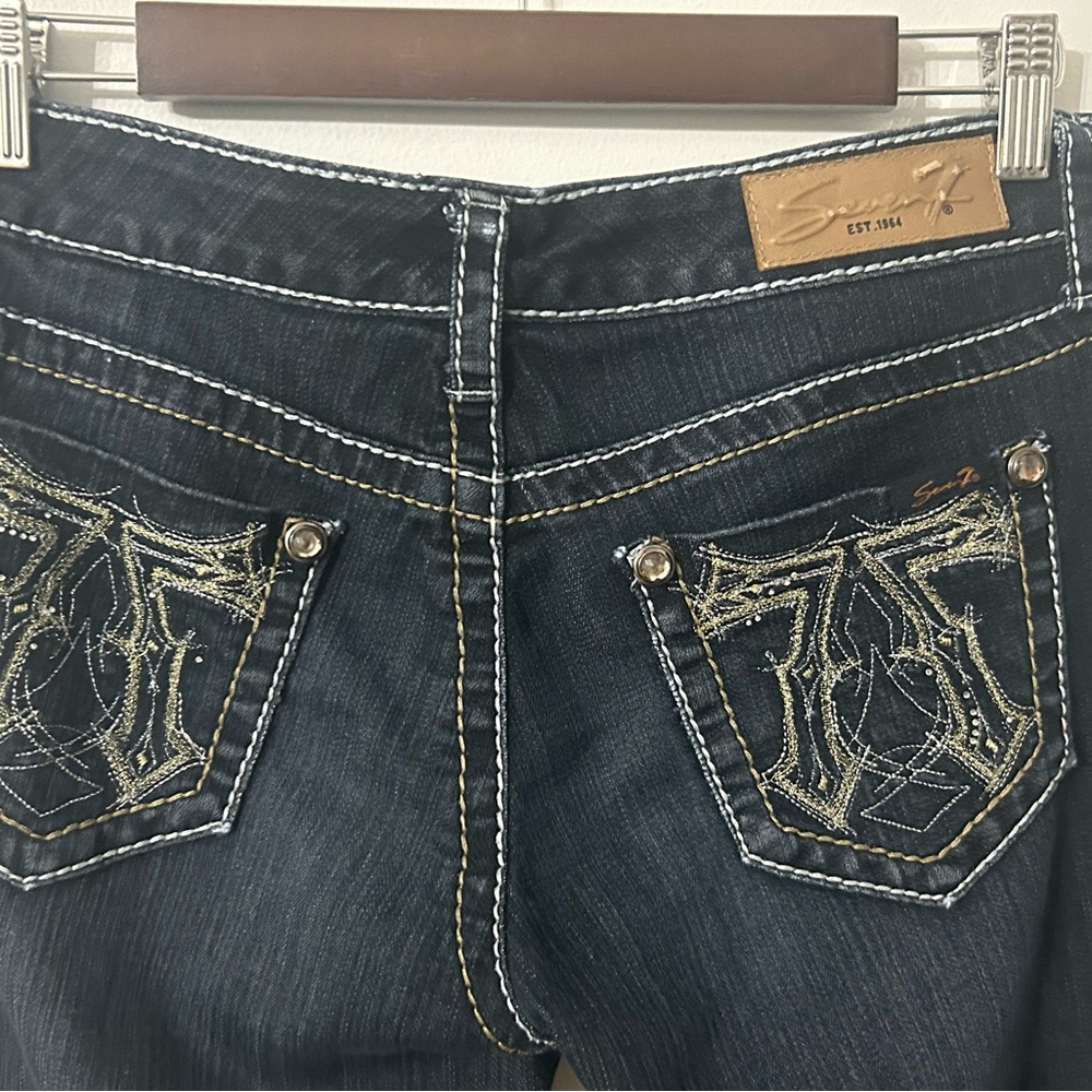Dark Wash Jeans with Embroidered Pockets